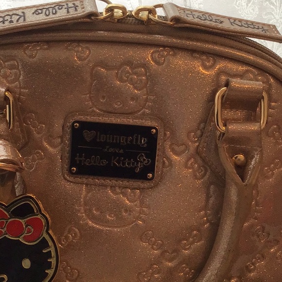 Hello Kitty Loungefly purse - Picture 2 of 7